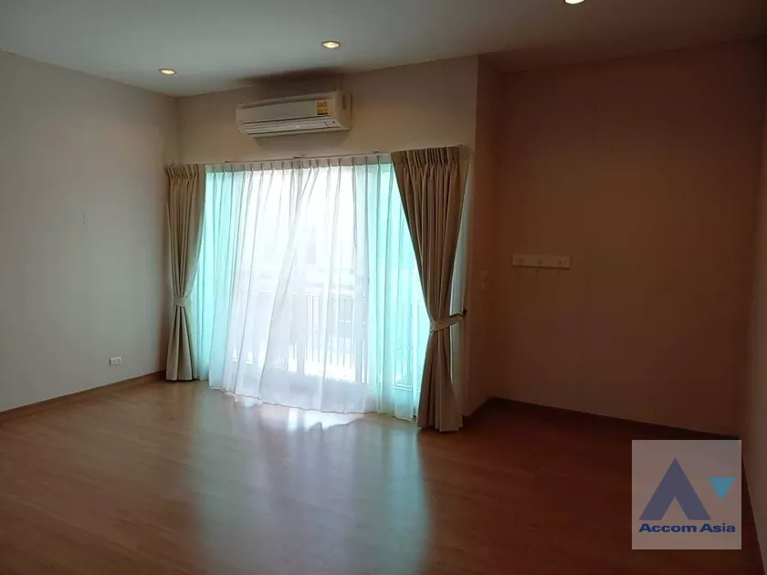 10  3 br Townhouse For Sale in Pattanakarn ,Bangkok ARL Hua Mak at House AA36362