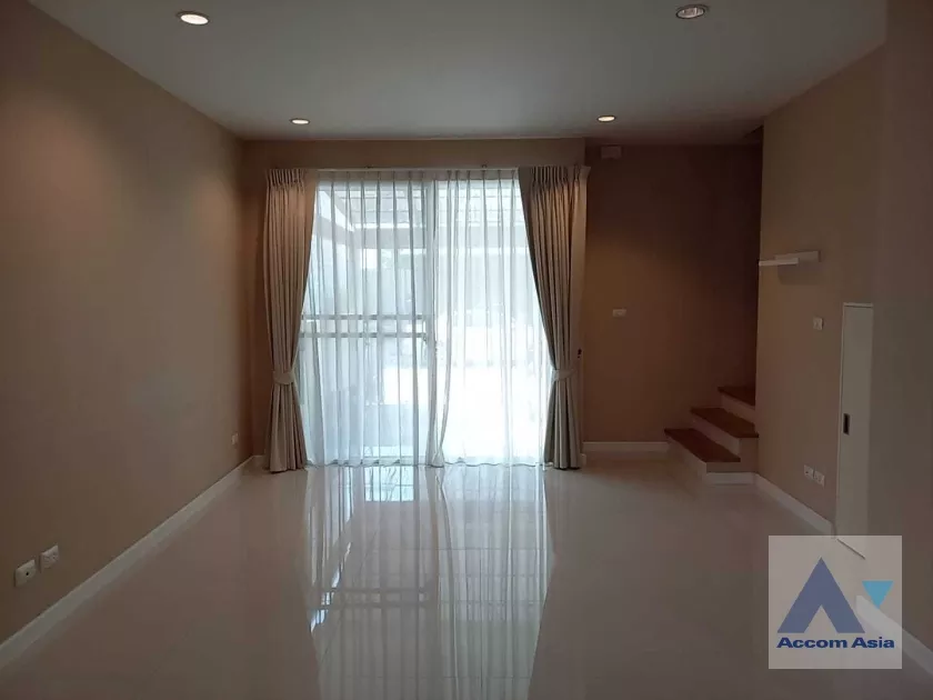 4  3 br Townhouse For Sale in Pattanakarn ,Bangkok ARL Hua Mak at House AA36362