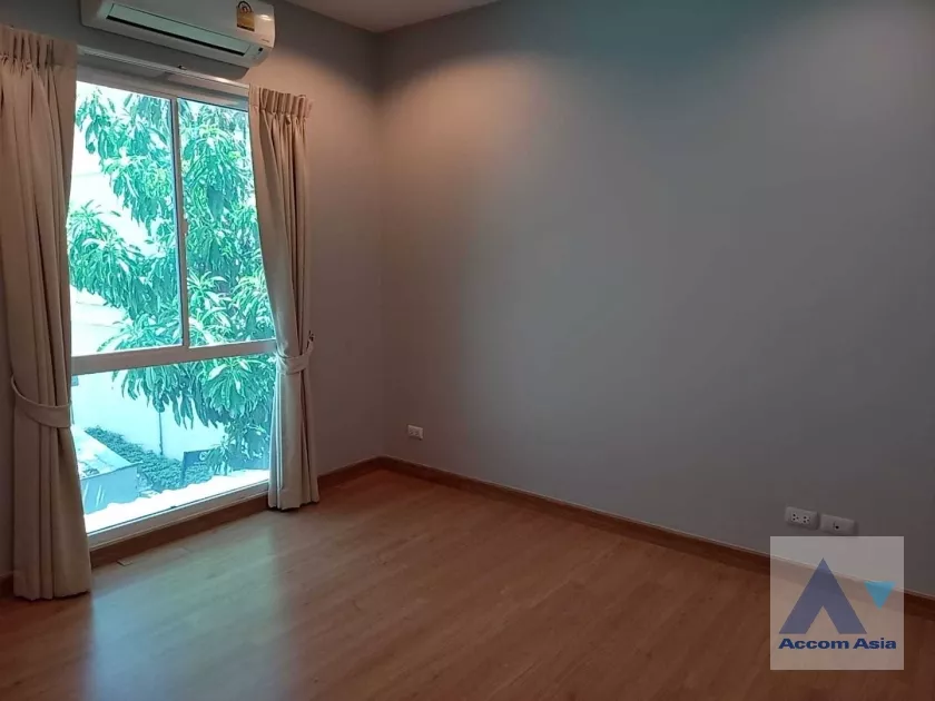 11  3 br Townhouse For Sale in Pattanakarn ,Bangkok ARL Hua Mak at House AA36362