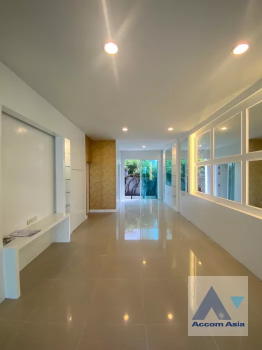  1  3 br House For Sale in Pattanakarn ,Bangkok  at House AA36369