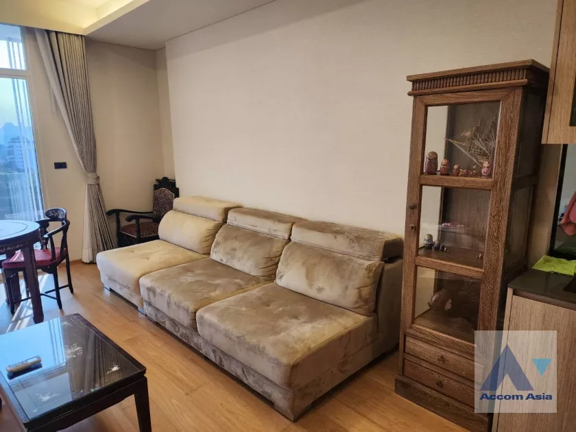  2 Bedrooms  Condominium For Rent in Sukhumvit, Bangkok  near BTS Ekkamai (AA36373)