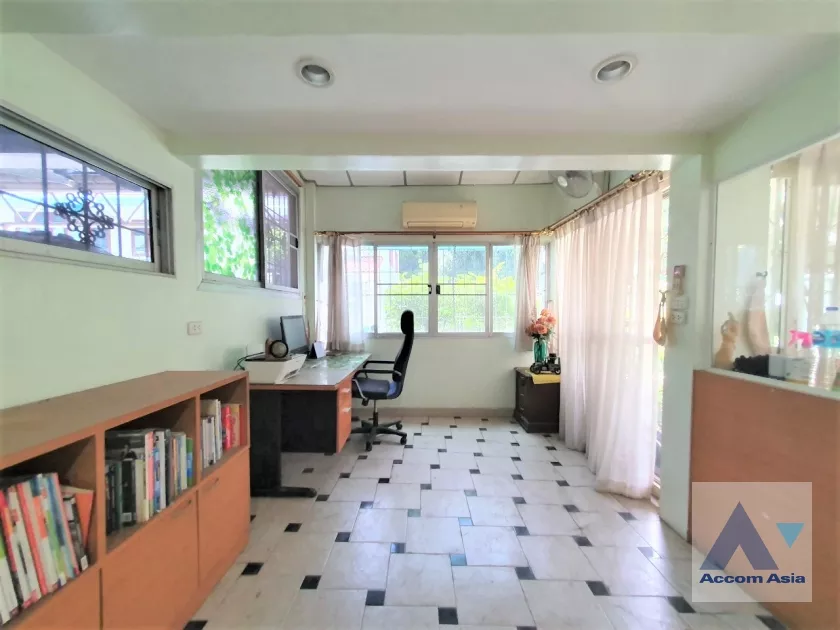 9  2 br Townhouse for rent and sale in Sukhumvit ,Bangkok BTS Phra khanong AA36377