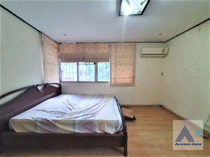 19  2 br Townhouse for rent and sale in Sukhumvit ,Bangkok BTS Phra khanong AA36377