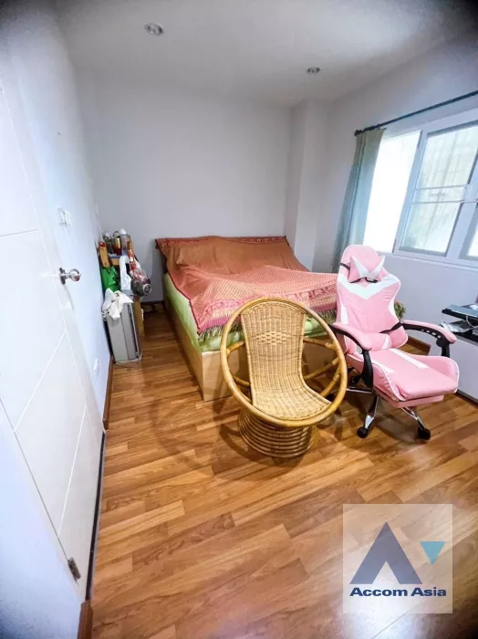 4  3 br House For Sale in Pattanakarn ,Bangkok ARL Hua Mak at House AA36395