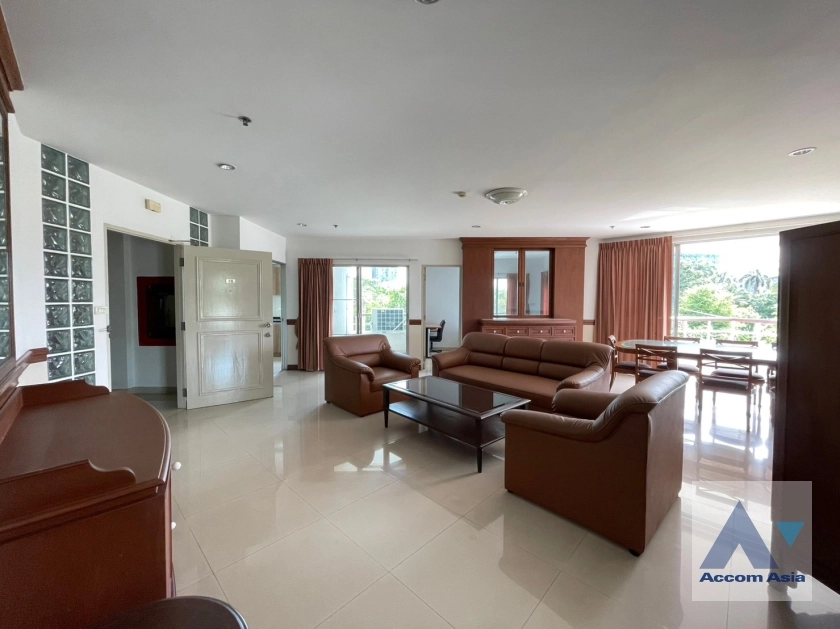  3 Bedrooms  Apartment For Rent in Sukhumvit, Bangkok  near BTS Asok - MRT Sukhumvit (AA36407)