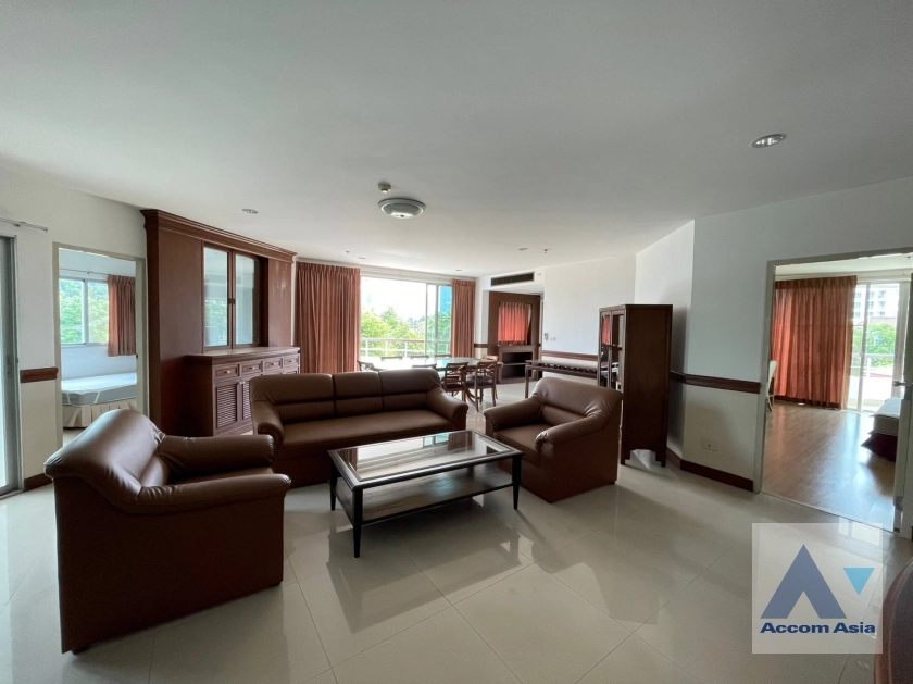  3 Bedrooms  Apartment For Rent in Sukhumvit, Bangkok  near BTS Asok - MRT Sukhumvit (AA36407)