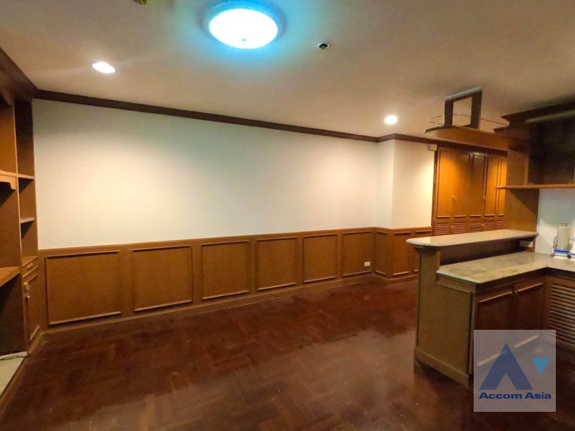  2 Bedrooms  Condominium For Sale in Charoenkrung, Bangkok  (AA36415)