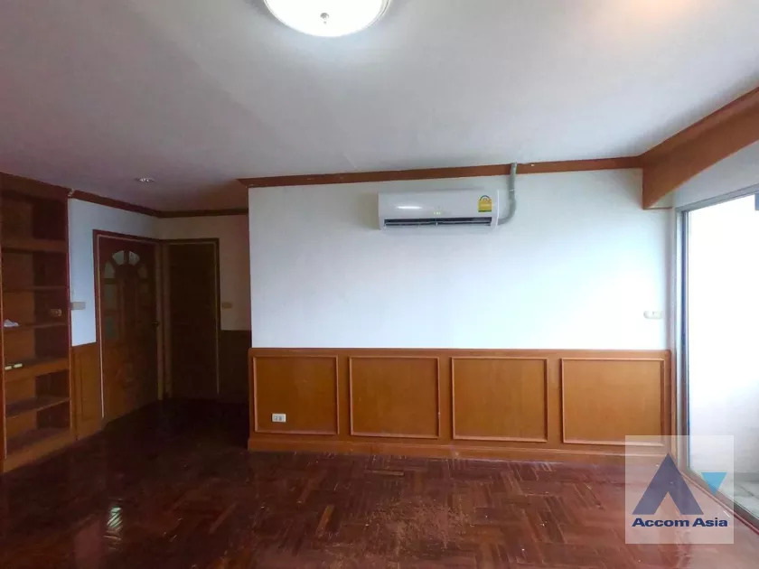  2 Bedrooms  Condominium For Sale in Sathorn, Bangkok  (AA36415)