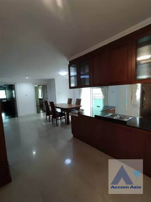  2 Bedrooms  Apartment For Rent in Sukhumvit, Bangkok  near BTS Asok - MRT Sukhumvit (AA36417)