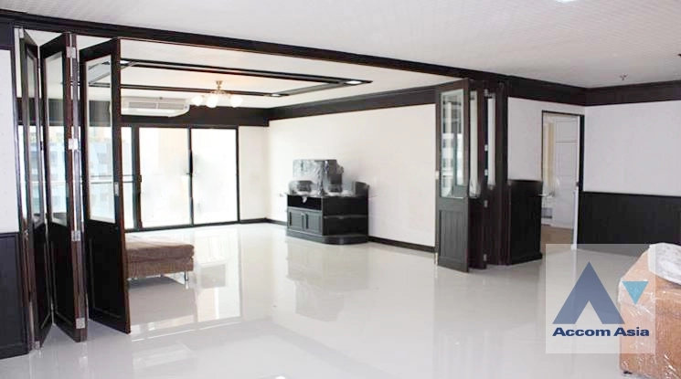  3 Bedrooms  Condominium For Sale in Sukhumvit, Bangkok  near BTS Phrom Phong (AA36480)