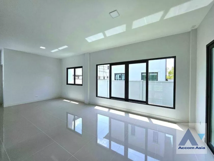 6  3 br House For Sale in  ,Samutprakan  at House AA36484