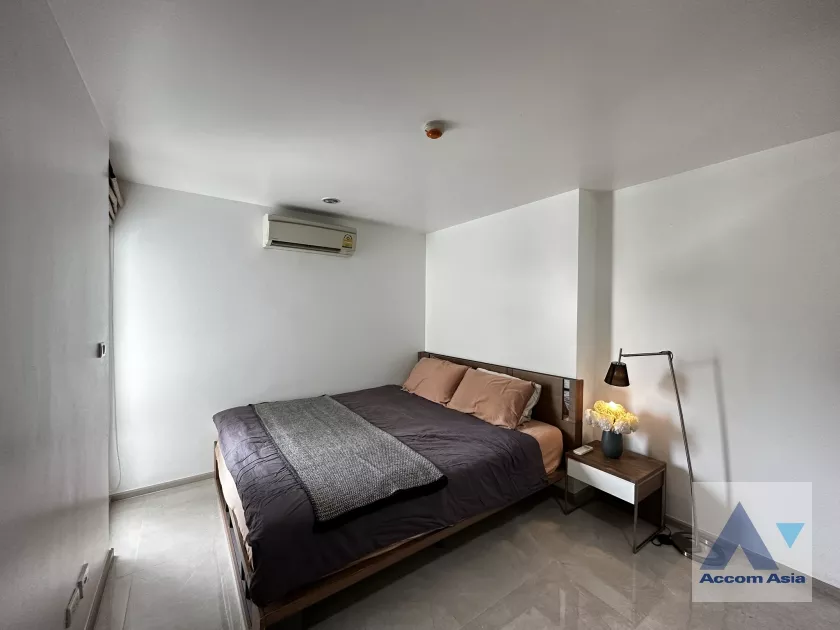 9  2 br Condominium For Sale in Silom ,Bangkok BTS Sala Daeng - MRT Silom at Focus on Saladaeng AA36503