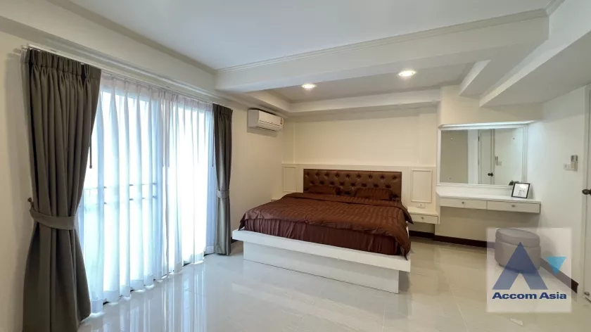  1 Bedroom  Apartment For Rent in Sukhumvit, Bangkok  near BTS Phrom Phong (AA36511)