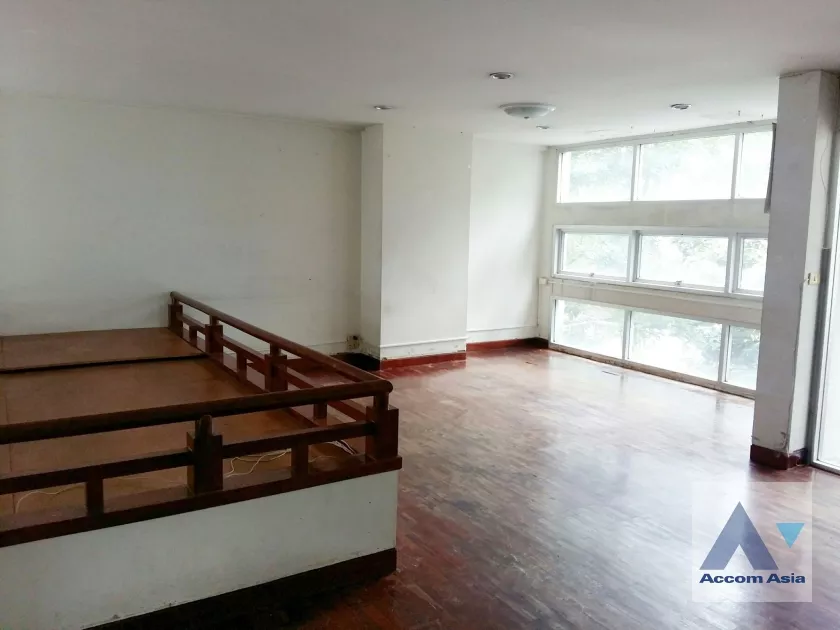  1  5 br House For Rent in Lat Phrao ,Bangkok MRT Phahon Yothin AA36512