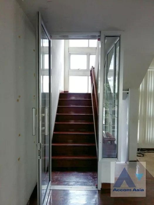 4  5 br House For Rent in Lat Phrao ,Bangkok MRT Phahon Yothin AA36512