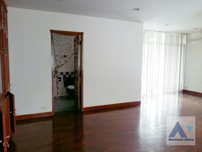  2  5 br House For Rent in Lat Phrao ,Bangkok MRT Phahon Yothin AA36512