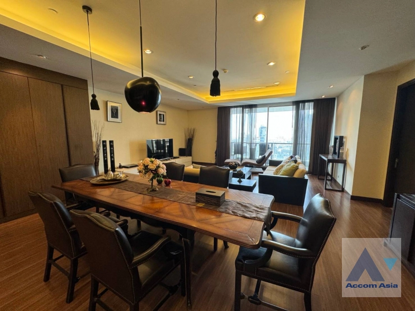 Fully Furnished |  3 Bedrooms  Condominium For Rent in Sathorn, Bangkok  near BTS Chong Nonsi (AA36539)