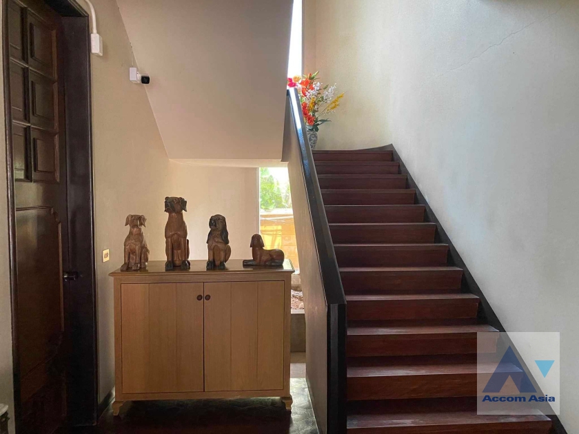 5  3 br House For Sale in Sukhumvit ,Bangkok BTS Phrom Phong AA36567