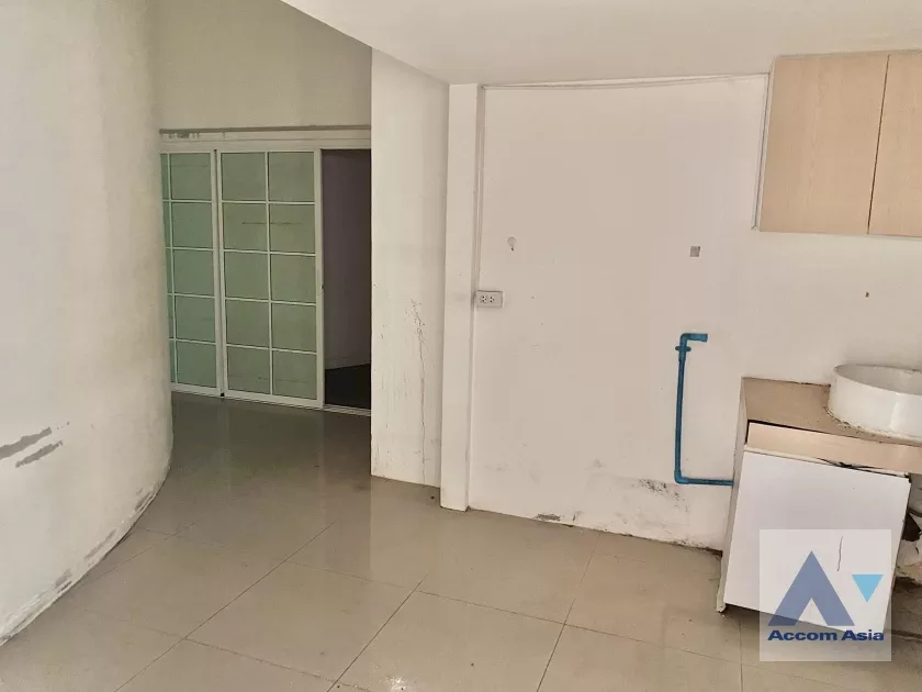 4  Shophouse For Rent in Ratchadaphisek ,Bangkok  AA36613