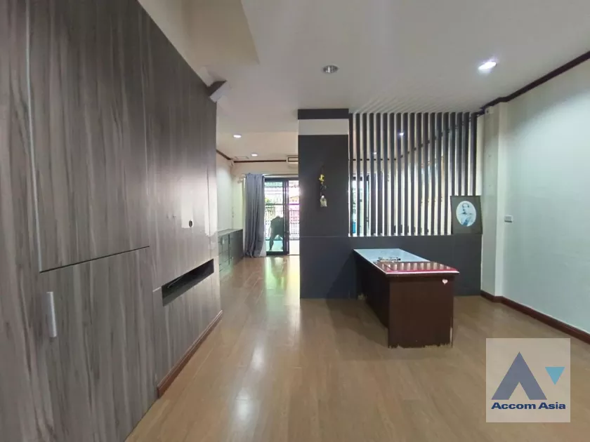 6  4 br Townhouse for rent and sale in charoenkrung ,Bangkok  AA36635