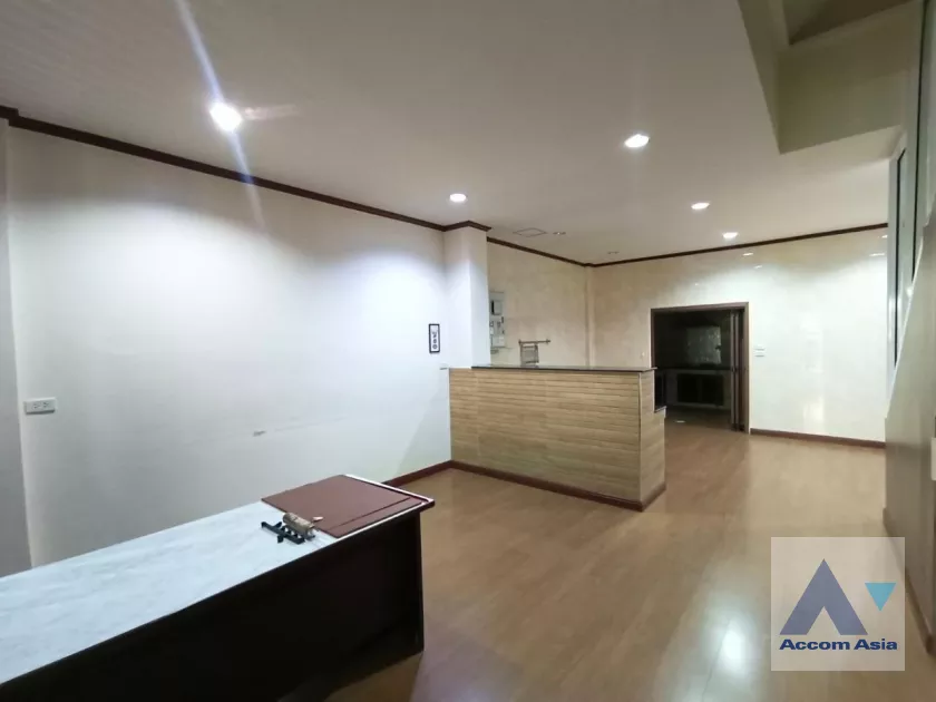 5  4 br Townhouse for rent and sale in charoenkrung ,Bangkok  AA36635