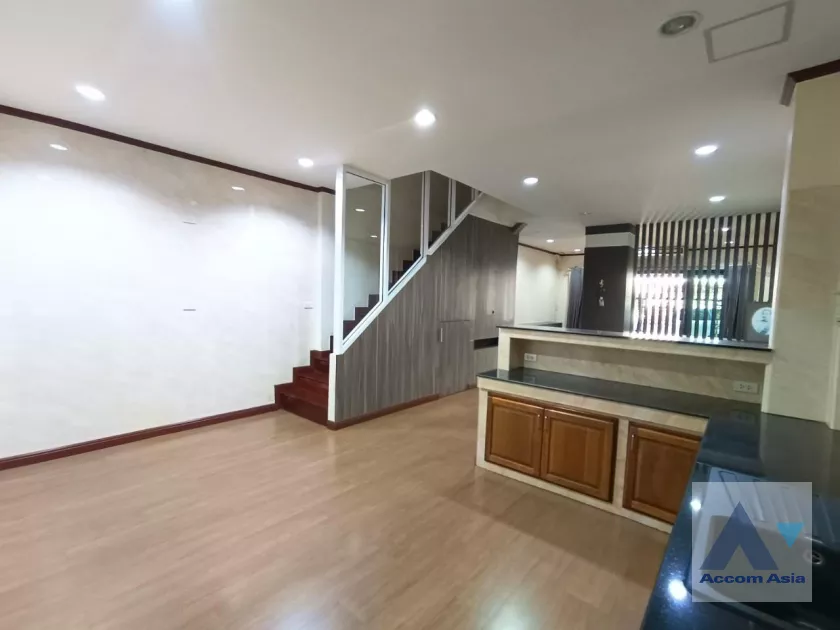 8  4 br Townhouse for rent and sale in charoenkrung ,Bangkok  AA36635
