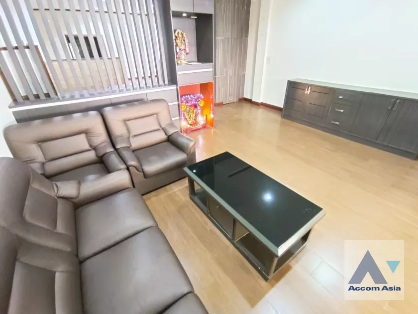  2  4 br Townhouse for rent and sale in charoenkrung ,Bangkok  AA36635
