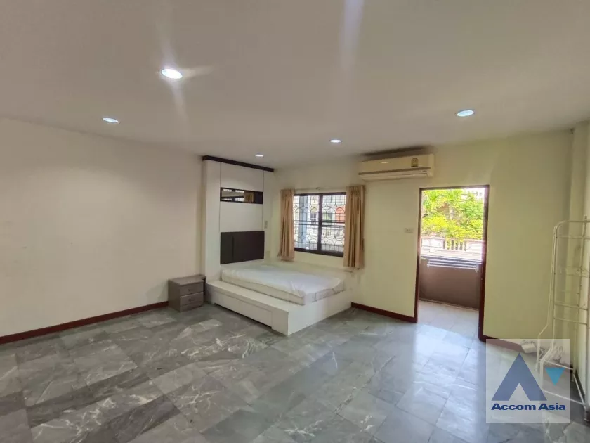 13  4 br Townhouse for rent and sale in charoenkrung ,Bangkok  AA36635