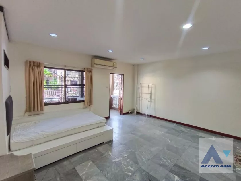 16  4 br Townhouse for rent and sale in charoenkrung ,Bangkok  AA36635