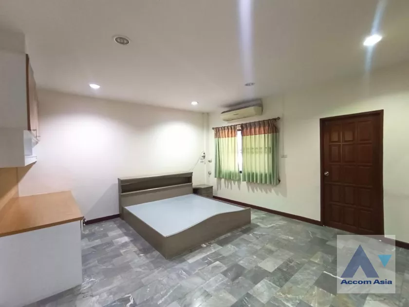 24  4 br Townhouse for rent and sale in charoenkrung ,Bangkok  AA36635