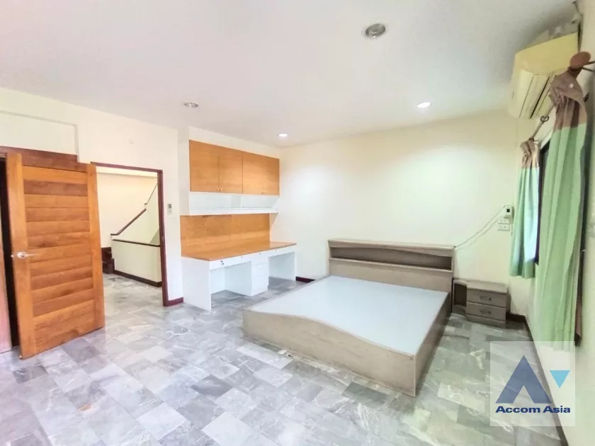 23  4 br Townhouse for rent and sale in charoenkrung ,Bangkok  AA36635