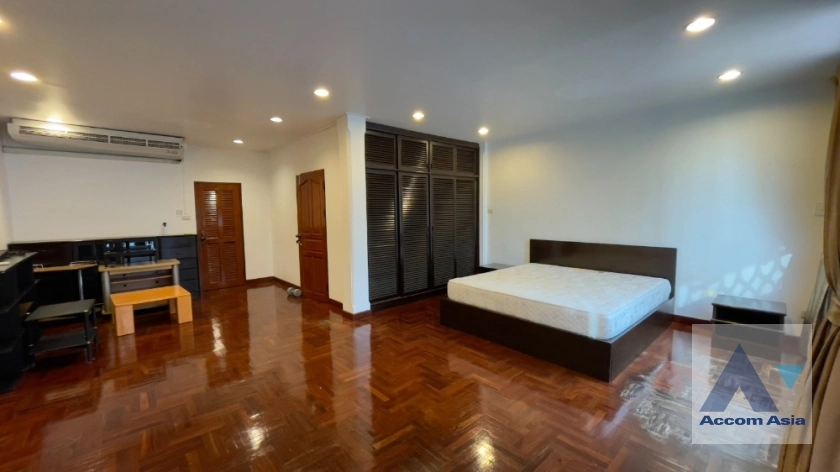 6  4 br House For Sale in Sukhumvit ,Bangkok BTS Ekkamai at Ekkamai Villas AA36656