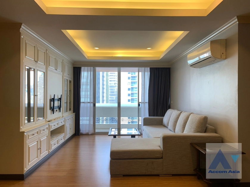  3 Bedrooms  Condominium For Rent in Sukhumvit, Bangkok  near BTS Nana (AA36660)