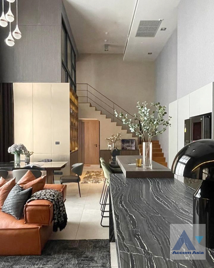 Duplex Condo |  3 Bedrooms  Condominium For Sale in Sukhumvit, Bangkok  near MRT Phetchaburi (AA36689)