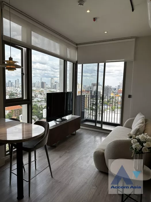  1 Bedroom  Condominium For Rent in Sukhumvit, Bangkok  near BTS Ekkamai (AA36734)