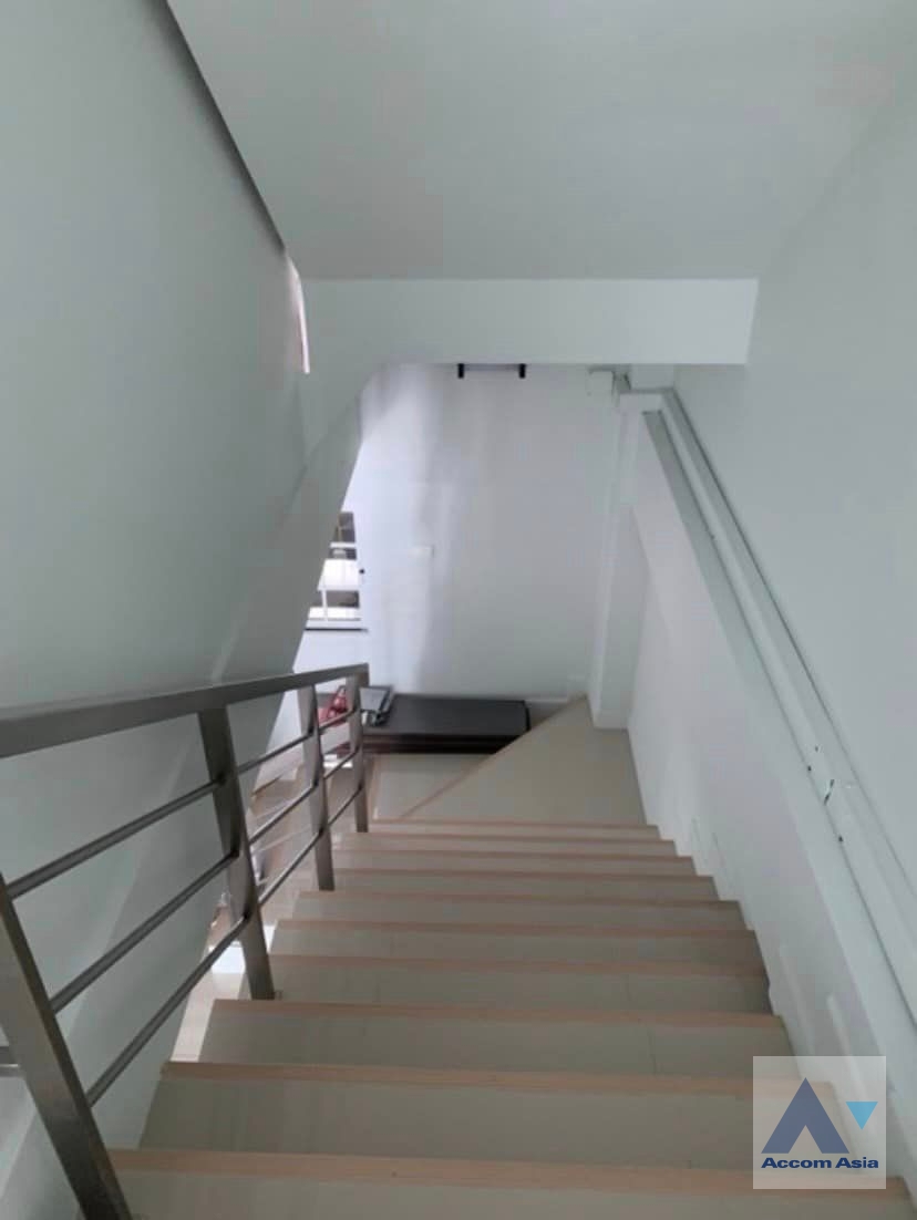  1  5 br Townhouse For Sale in Bang Na ,Bangkok BTS Udomsuk at Townhouse AA36740