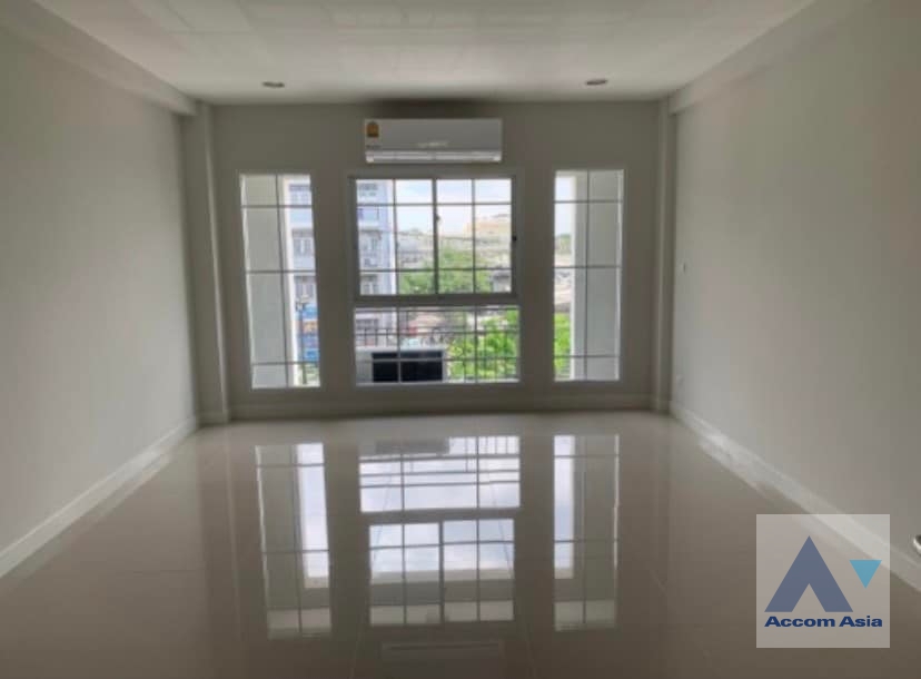 5  5 br Townhouse For Sale in Bang Na ,Bangkok BTS Udomsuk at Townhouse AA36740