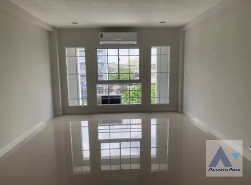 5  5 br Townhouse For Sale in Bangna ,Bangkok BTS Udomsuk at Townhouse AA36740