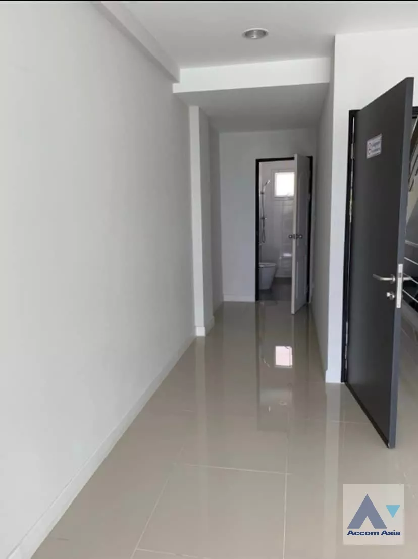 6  5 br Townhouse For Sale in Bangna ,Bangkok BTS Udomsuk at Townhouse AA36740