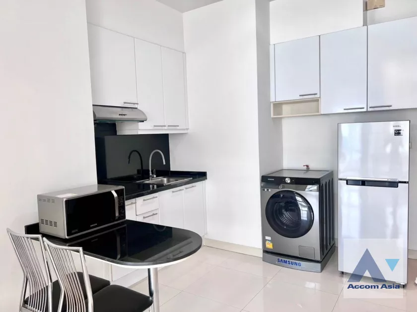  2 Bedrooms  Condominium For Rent in Sukhumvit, Bangkok  near BTS Asok - MRT Sukhumvit (AA36742)