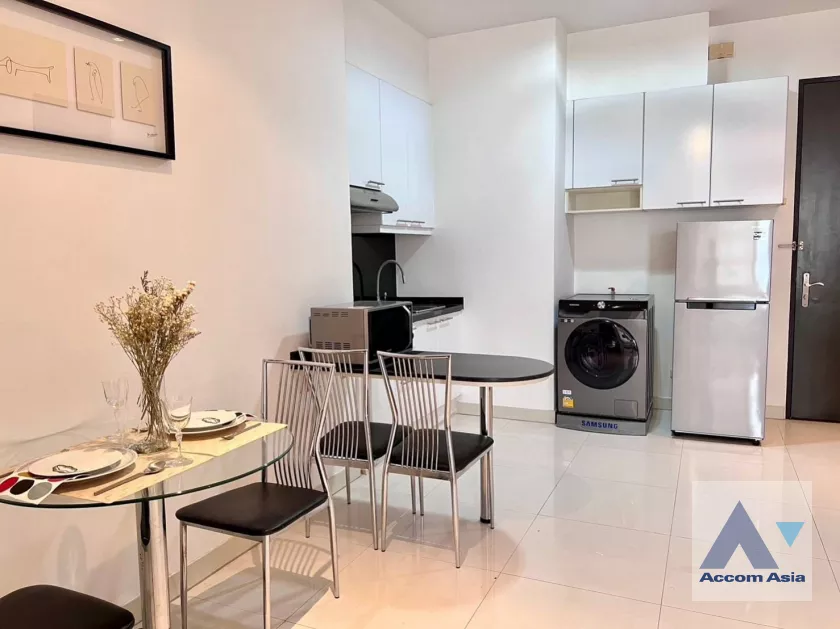  2 Bedrooms  Condominium For Rent in Sukhumvit, Bangkok  near BTS Asok - MRT Sukhumvit (AA36742)