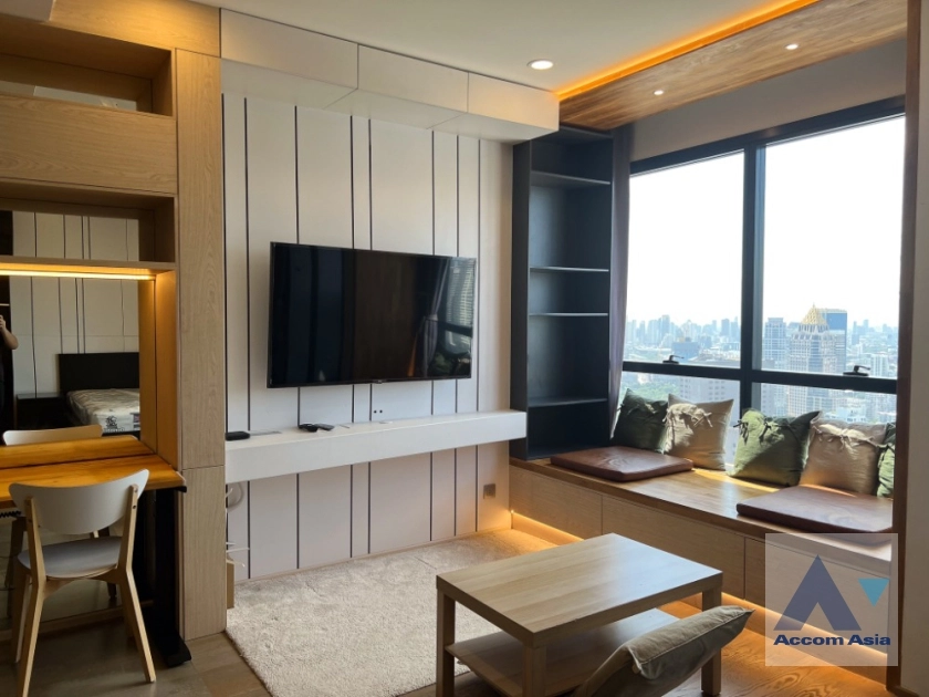  1 Bedroom  Condominium For Rent in Silom, Bangkok  near MRT Sam Yan (AA36778)