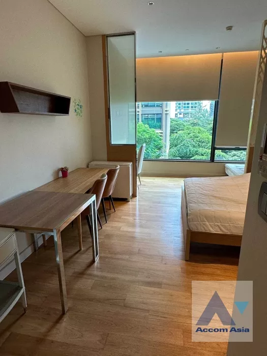  Condominium For Rent in Ploenchit, Bangkok  near BTS Chitlom (AA36785)