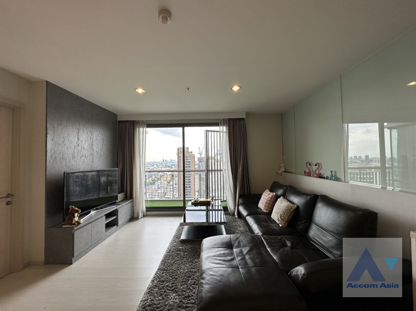 Rhythm Sukhumvit 42 Condominium  2 Bedroom for Sale BTS Ekkamai in Sukhumvit Bangkok