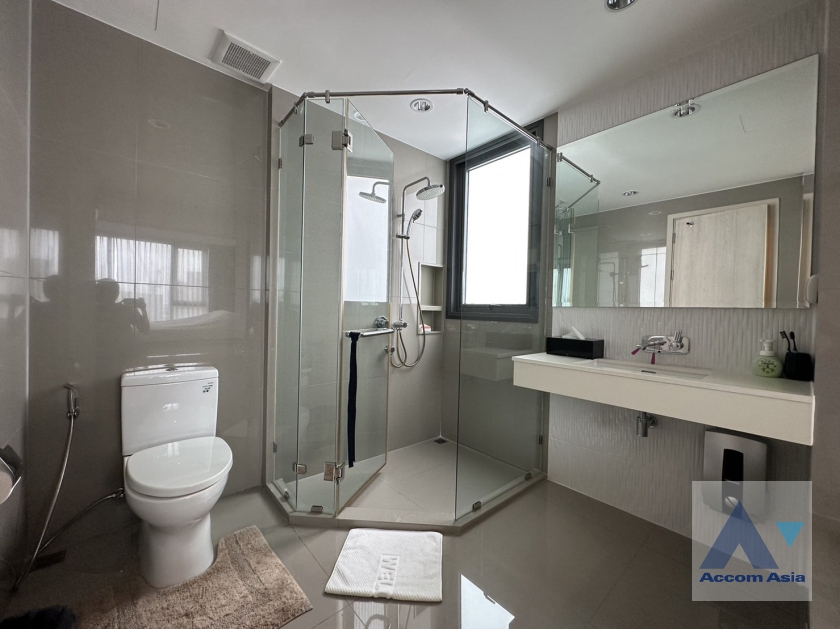 19  2 br Condominium For Sale in Sukhumvit ,Bangkok BTS Ekkamai at Rhythm Sukhumvit 42 AA36790