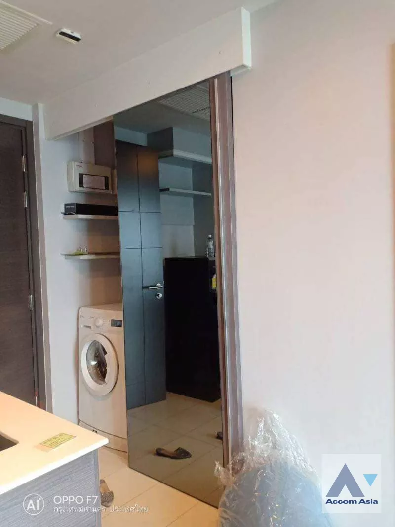  1 Bedroom  Condominium For Rent in Sukhumvit, Bangkok  near BTS Ekkamai (AA36793)