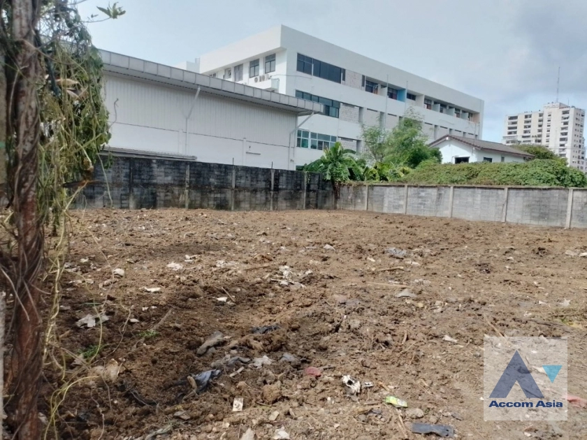  Land For Rent in Sukhumvit, Bangkok  near BTS Udomsuk (AA36808)