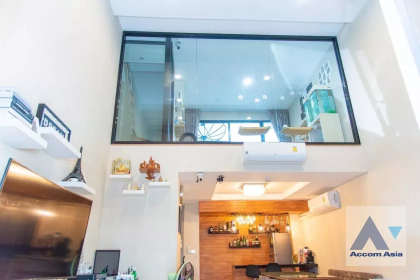  1  3 br Townhouse For Sale in Pattanakarn ,Bangkok ARL Hua Mak at House AA36820