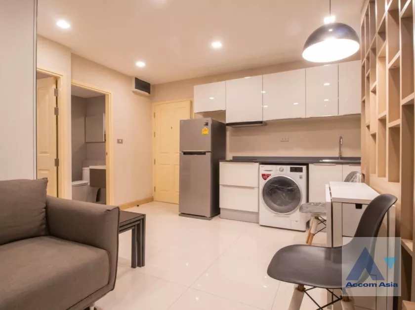  1 Bedroom  Condominium For Sale in Sukhumvit, Bangkok  near BTS Ekkamai (AA36841)