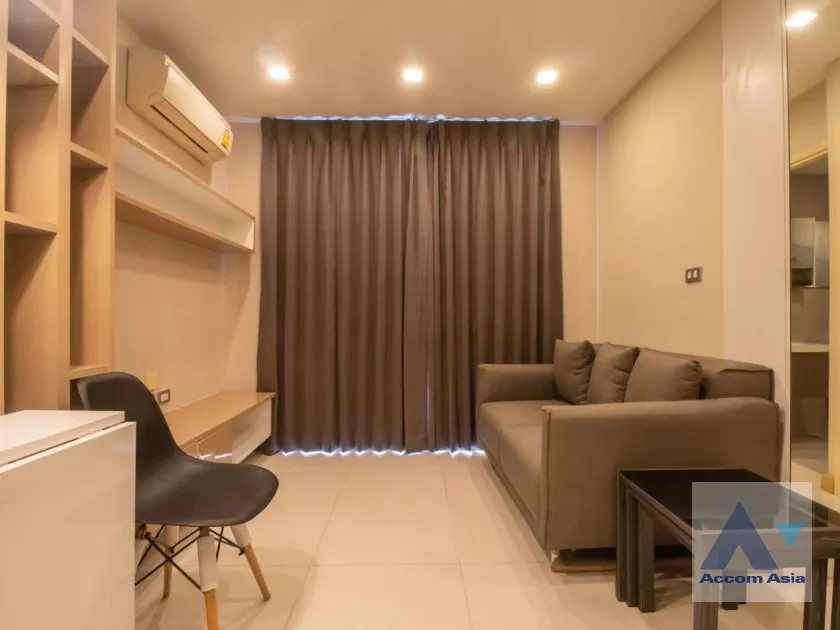  1 Bedroom  Condominium For Sale in Sukhumvit, Bangkok  near BTS Ekkamai (AA36841)